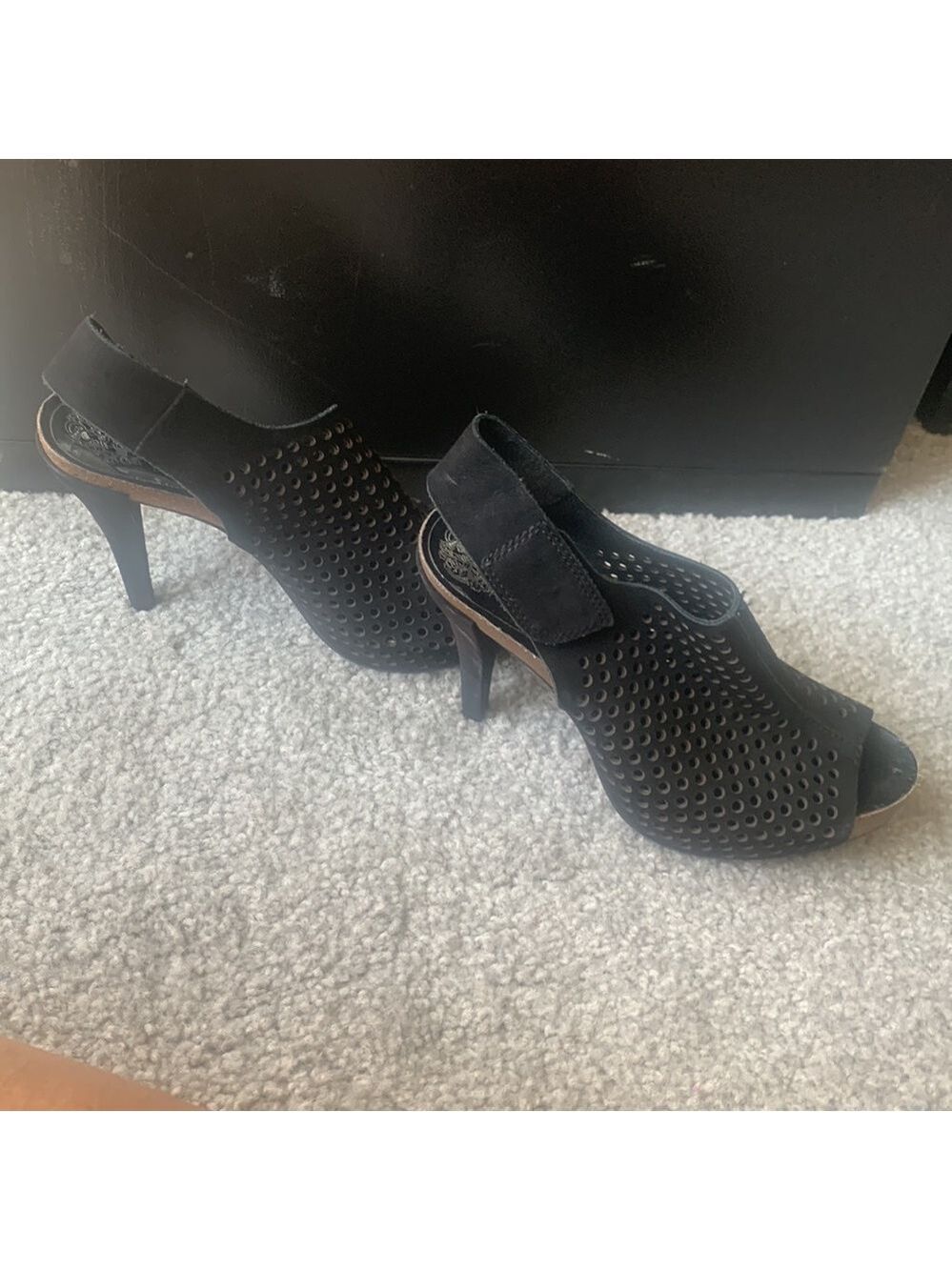 VINCE Camuto stiletto sling back heels - Picture 4 of 5
